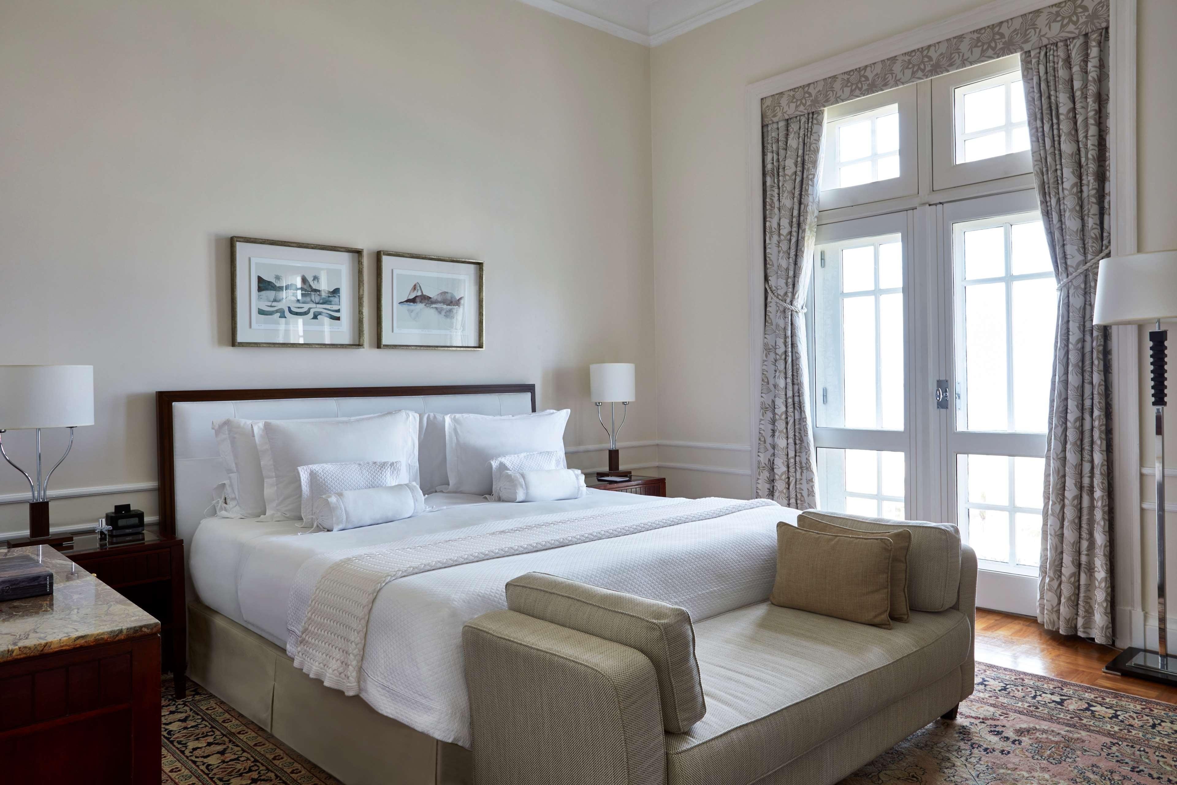 Copacabana Palace, A Belmond Hotel, ริโอเดจาเนโร ภายนอก รูปภาพ A bedroom at the Fullerton Hotel